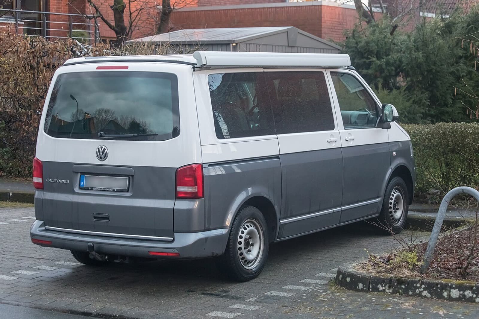 Volkswagen T5 California photo 1